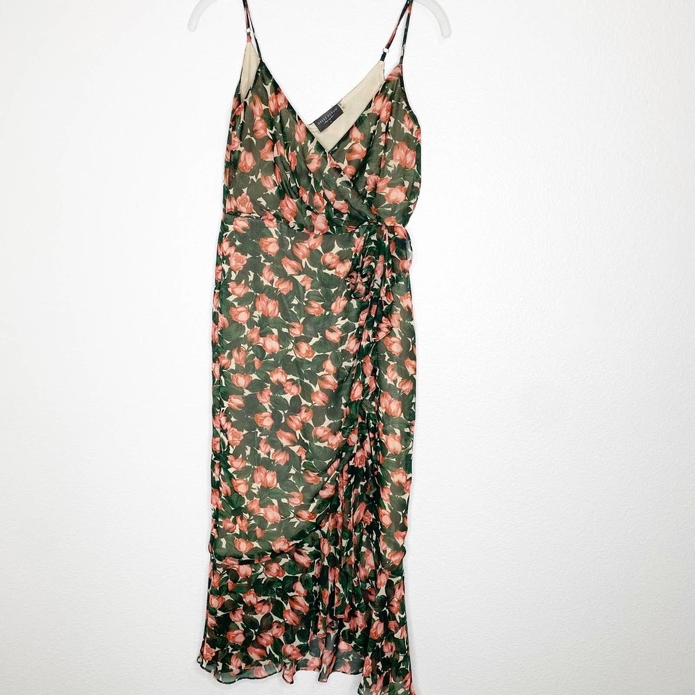 Dress forum wrap front floral ruffle cocktail dress size small